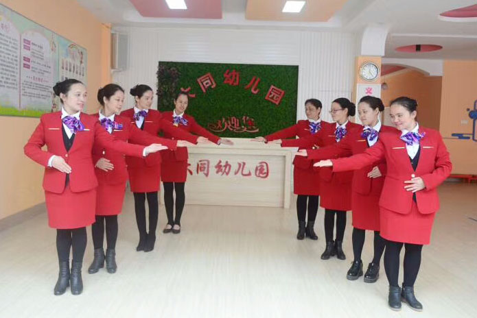 图2靖西制衣厂木乐服装厂款式