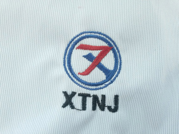 工作服logo绣字图片